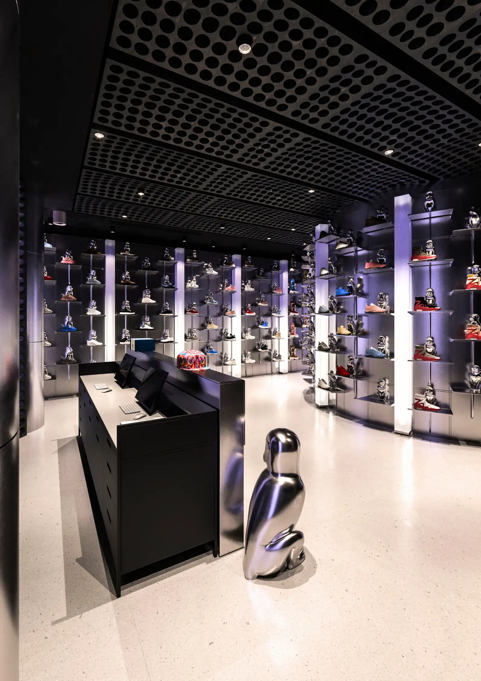 Modern showroom lounge furniture with leather and fiberglass finishes